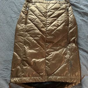 Skhoop insulated skirt, new without tags